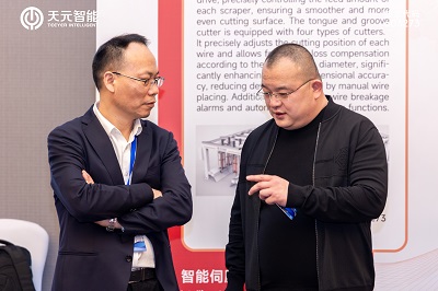 : Membangun Ekosistem Lengkap