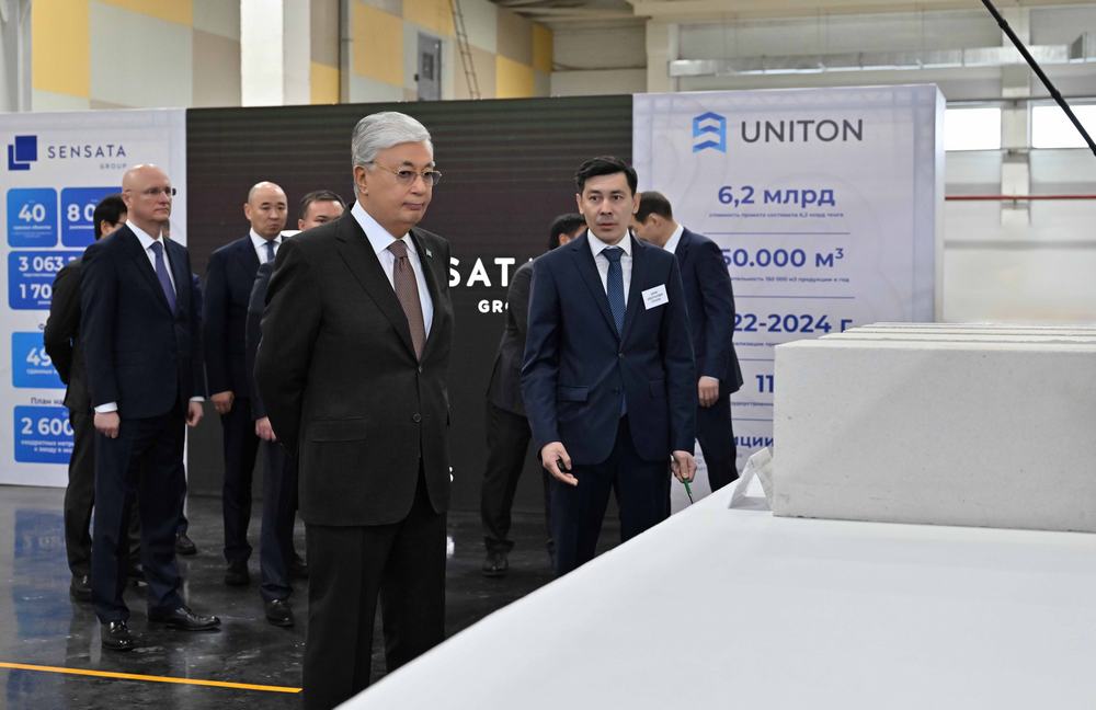Presiden Kazakhstan Tokayev Memeriksa Uniton Factory Teeyer Intelligent Membuka Bab Baru di Industri Konstruksi Kazakhstan