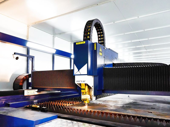 Mesin pemotong laser baru